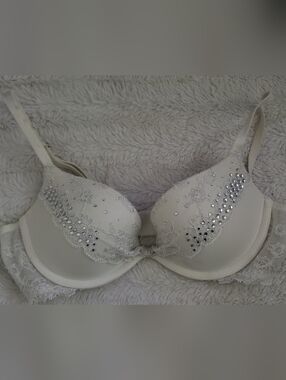 Victoria's Secret Padded Demi Laced Bra
